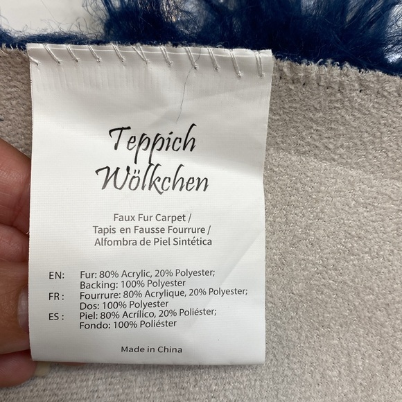 Navy Blue faux fur round rug - Picture 3 of 5